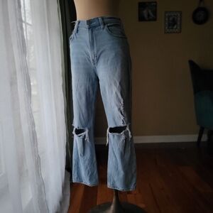 Abercrombie & Fitch Light Wash Blue Distressed Straight Legged Jeans Size 4